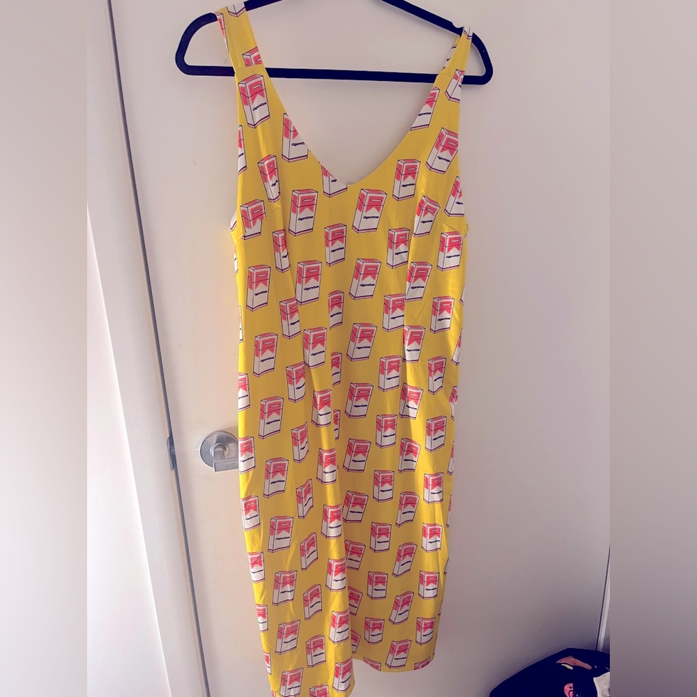 hayley elsaesser cigarette dress
